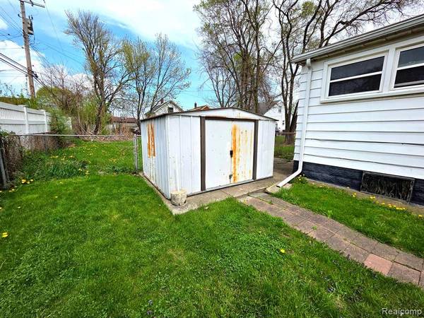 6871 WINTHROP Street, Detroit, MI 48228