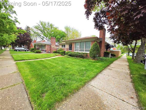 19266 Tyrone Street, Harper Woods, MI 48225