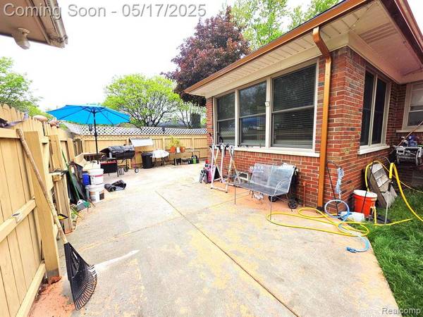 19266 Tyrone Street, Harper Woods, MI 48225