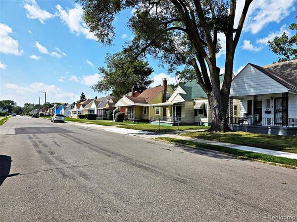 3519 S Bassett Street, Detroit, MI 48217