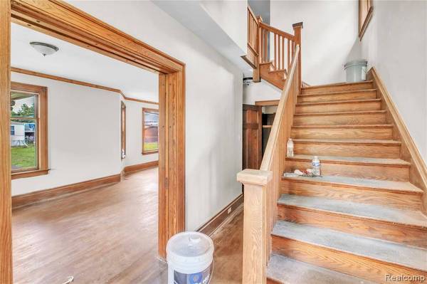 1029 E Holland Avenue, Saginaw, MI 48601