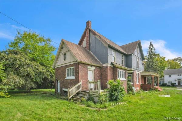 1029 E Holland Avenue, Saginaw, MI 48601