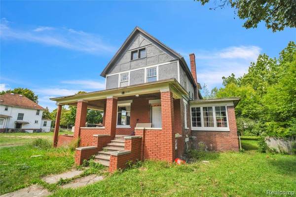 1029 E Holland Avenue, Saginaw, MI 48601