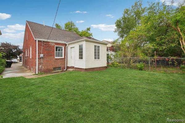 18438 Prairie Street, Detroit, MI 48221