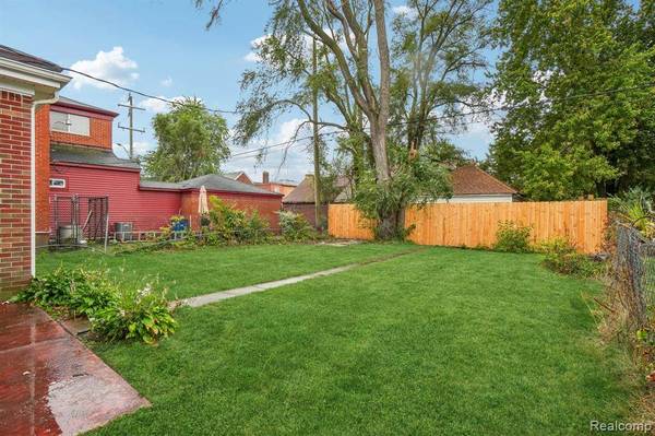 18011 Cherrylawn Street, Detroit, MI 48221