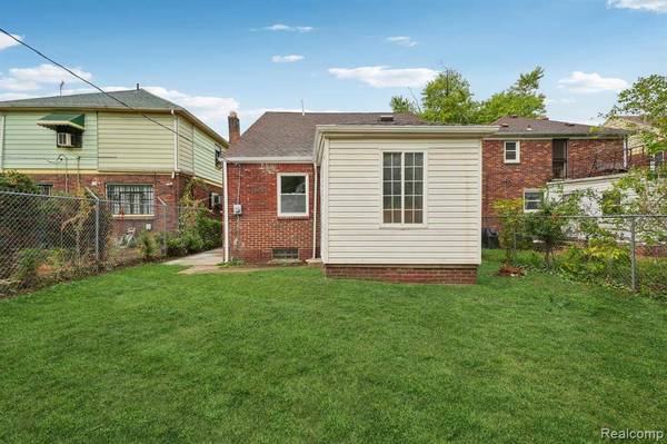 18438 Prairie Street, Detroit, MI 48221