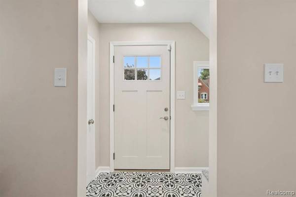 18438 Prairie Street, Detroit, MI 48221