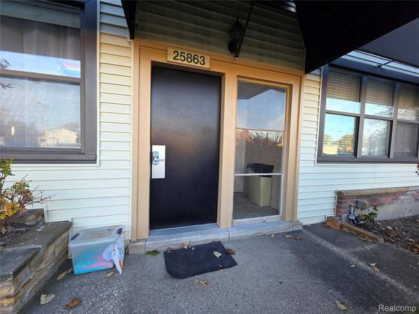 25863 Woodward AVE #204, Royal Oak, MI 48067
