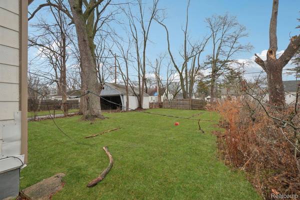 9072 Burt RD, Detroit, MI 48228