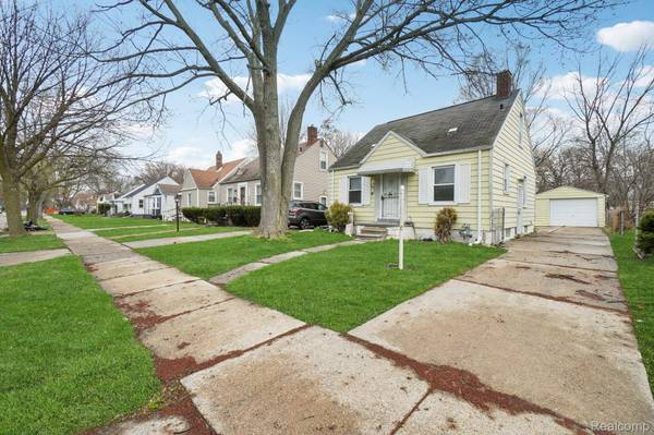 19717 Kenosha ST, Harper Woods, MI 48225