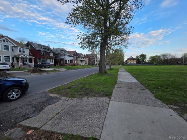 3439 Cadillac BLVD, Detroit, MI 48214