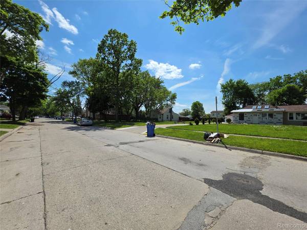 6526 Heyden ST, Detroit, MI 48228