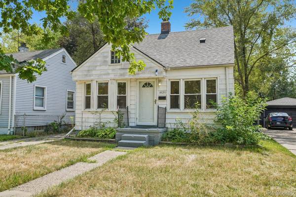 19120 Woodside ST, Harper Woods, MI 48225