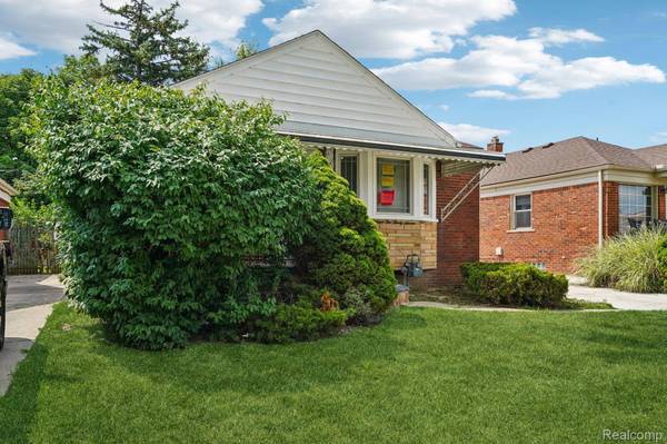 15237 Warwick AVE, Allen Park, MI 48101
