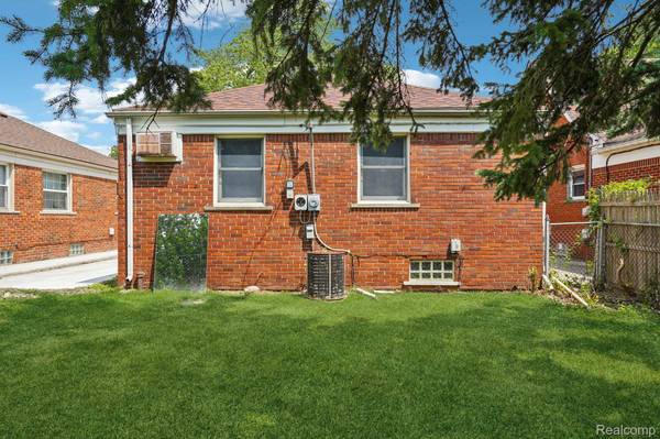 15237 Warwick AVE, Allen Park, MI 48101