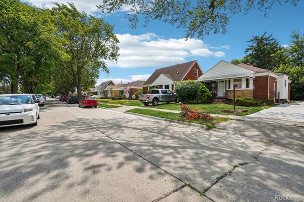 15237 Warwick AVE, Allen Park, MI 48101