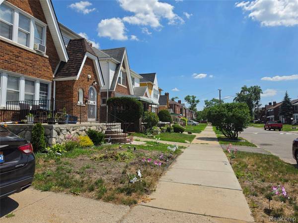 15882 Ilene ST, Detroit, MI 48238