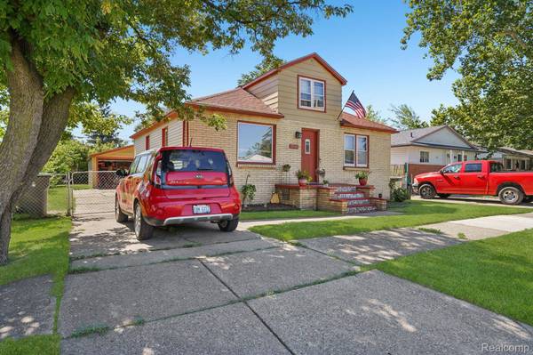 19740 Broadacres ST, Clinton Charter Township, MI 48035