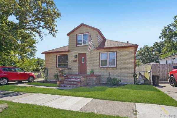 19740 Broadacres ST, Clinton Charter Township, MI 48035