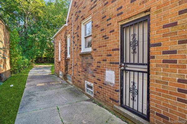 14774 Woodmont AVE, Detroit, MI 48227