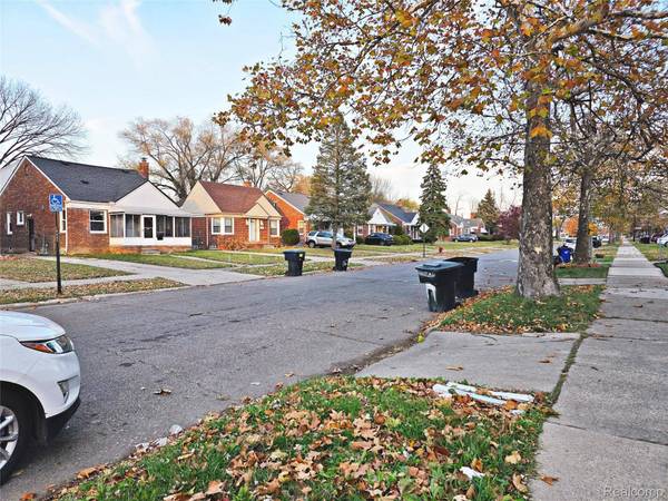 16444 Edmore DR, Detroit, MI 48205