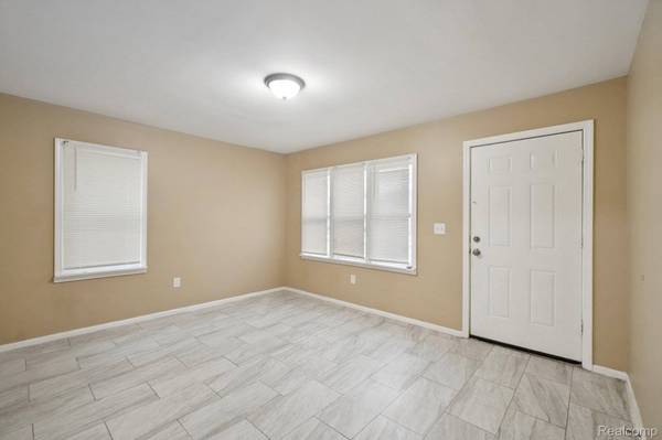 9072 Burt RD, Detroit, MI 48228