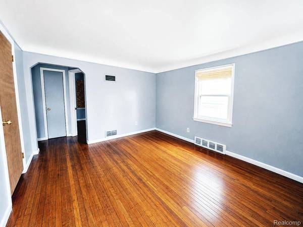 15762 Strathmoor ST, Detroit, MI 48227