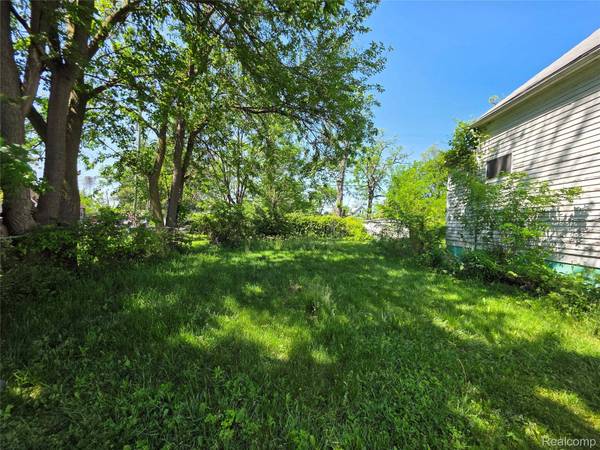 6081 Comstock ST, Detroit, MI 48211