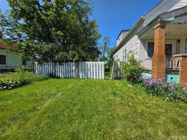 6081 Comstock ST, Detroit, MI 48211