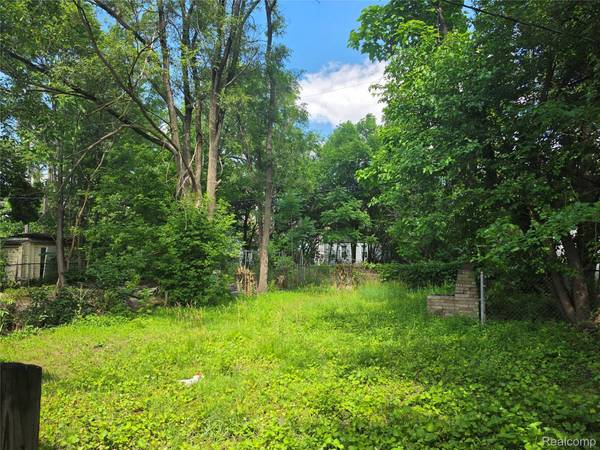 18608 Greeley St, Detroit, MI 48203