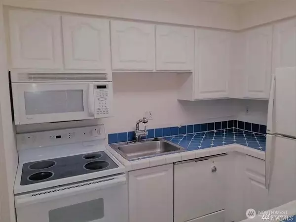 3425 S 176th ST #106, Seatac, WA 98188