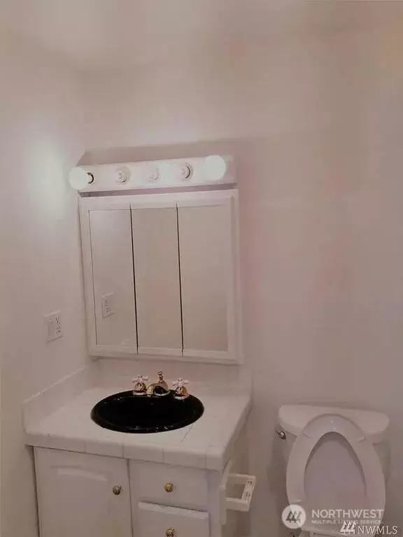 3425 S 176th ST #106, Seatac, WA 98188