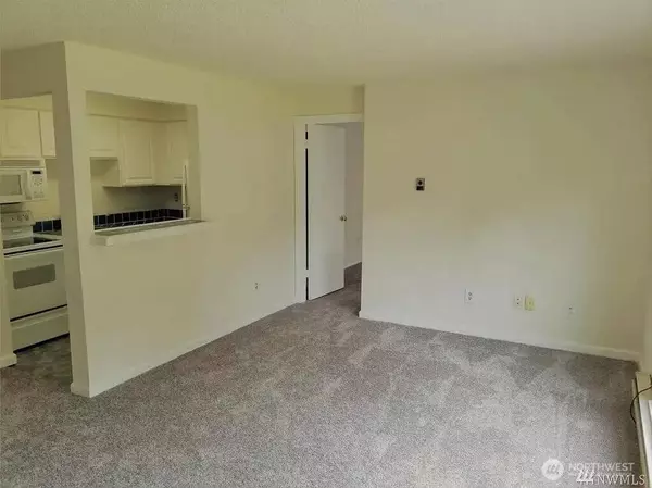 3425 S 176th ST #106, Seatac, WA 98188