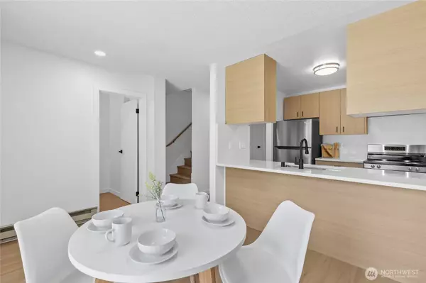 22707 Lakeview DR #G2, Mountlake Terrace, WA 98043