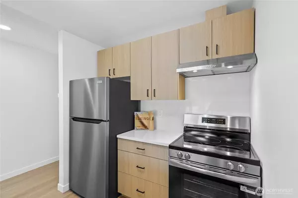 22707 Lakeview DR #G2, Mountlake Terrace, WA 98043