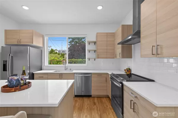 9228 21st AVE SW, Seattle, WA 98106