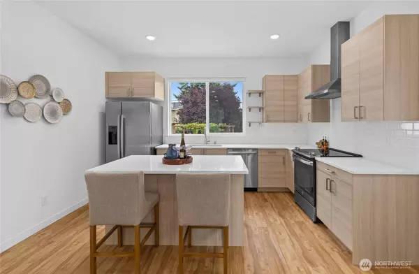 9228 21st AVE SW, Seattle, WA 98106