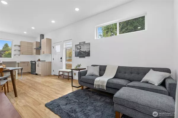 9228 21st AVE SW, Seattle, WA 98106