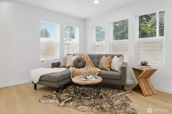 751 S Henderson ST, Seattle, WA 98108