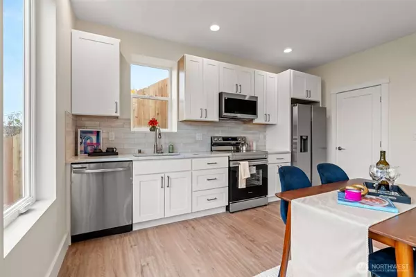 8610 37th AVE S, Seattle, WA 98118