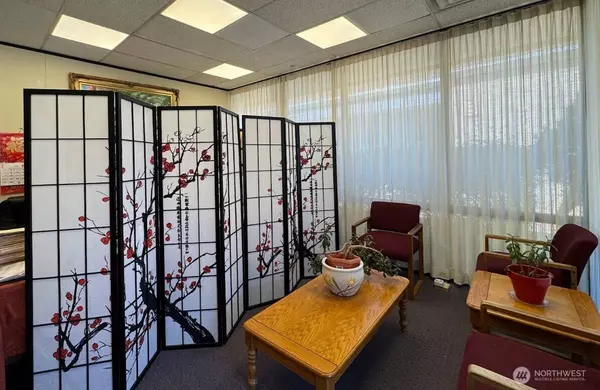 46 200th ST SW, Lynnwood, WA 98036