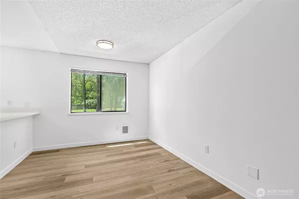 19100 61st AVE NE, Kenmore, WA 98028