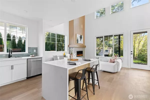 10520 NE 111th PL, Kirkland, WA 98033