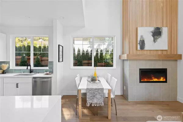 10520 NE 111th PL, Kirkland, WA 98033