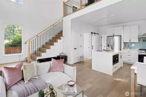 10520 NE 111th PL, Kirkland, WA 98033