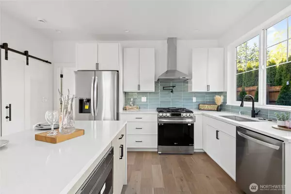 10520 NE 111th PL, Kirkland, WA 98033