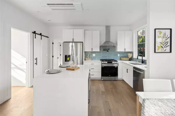 10520 NE 111th PL, Kirkland, WA 98033