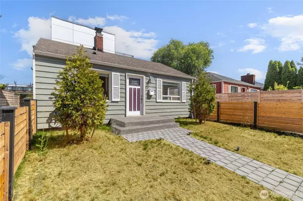 9226 21st AVE SW, Seattle, WA 98106