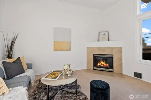 11211 Greenwood AVE N #C, Seattle, WA 98133