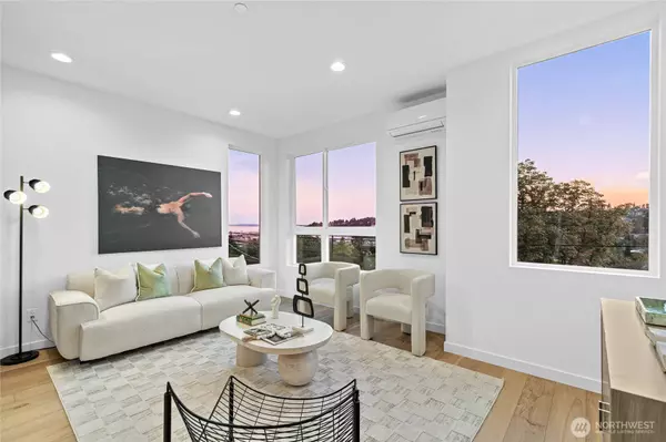 2538 14th AVE W #A, Seattle, WA 98119